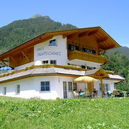 Haus Muntschnei *
