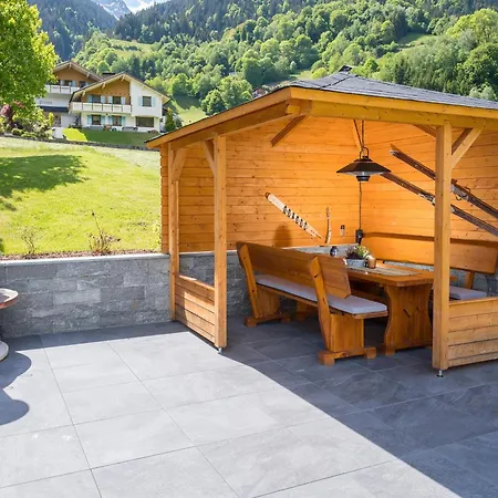 Haus Muntschnei Apartament